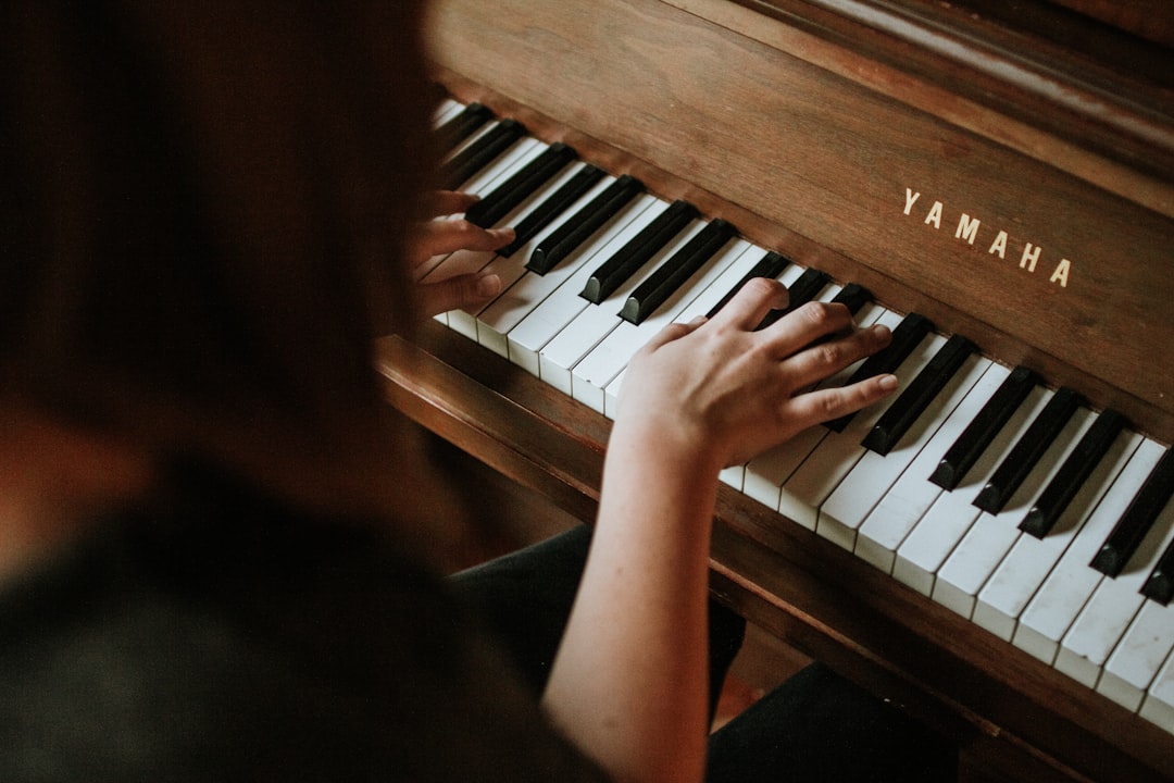 Adult piano learning and practice