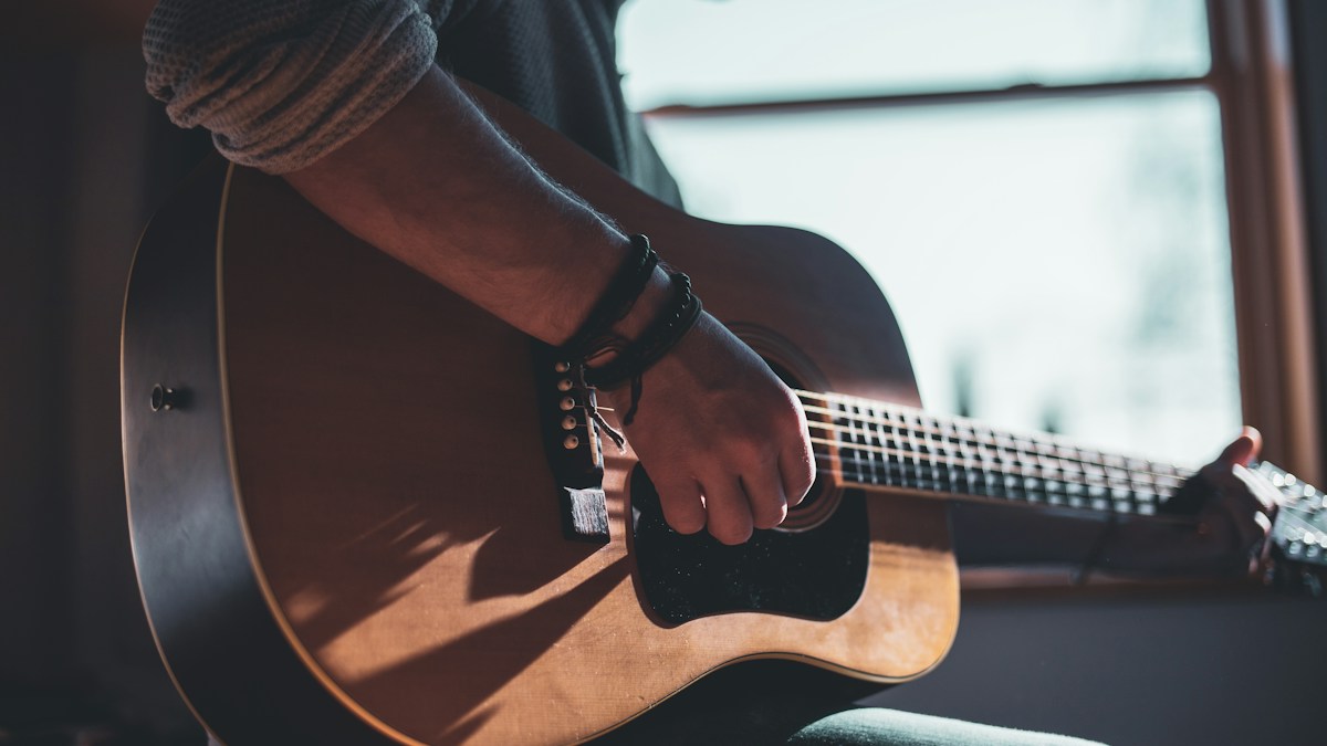 Guitar fretboard and practice session