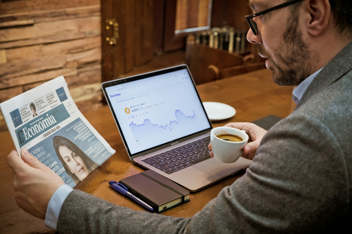 Personal finance planning with market data and notes