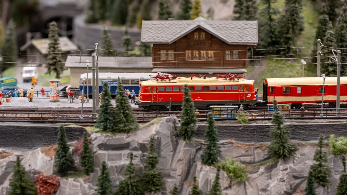 Evidence and decision context for Beginner's Guide to Model Trains