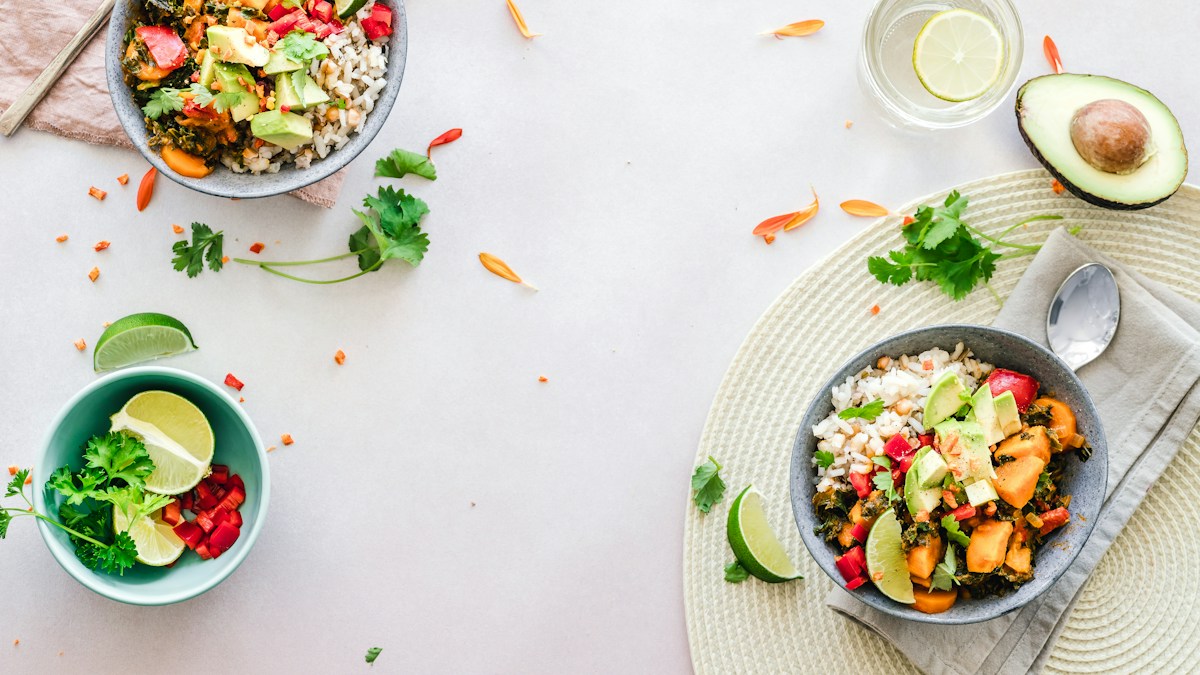 Healthy prepared grain and vegetable bowl
