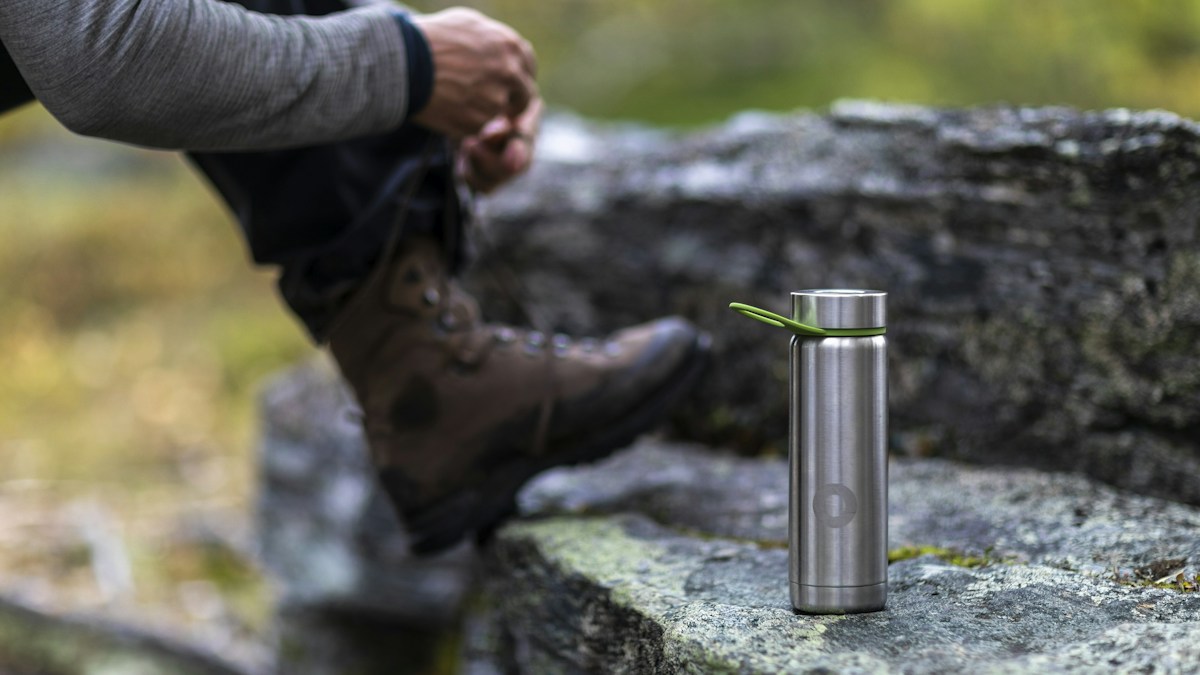 how to clean a reusable water bottle and straw lid properly