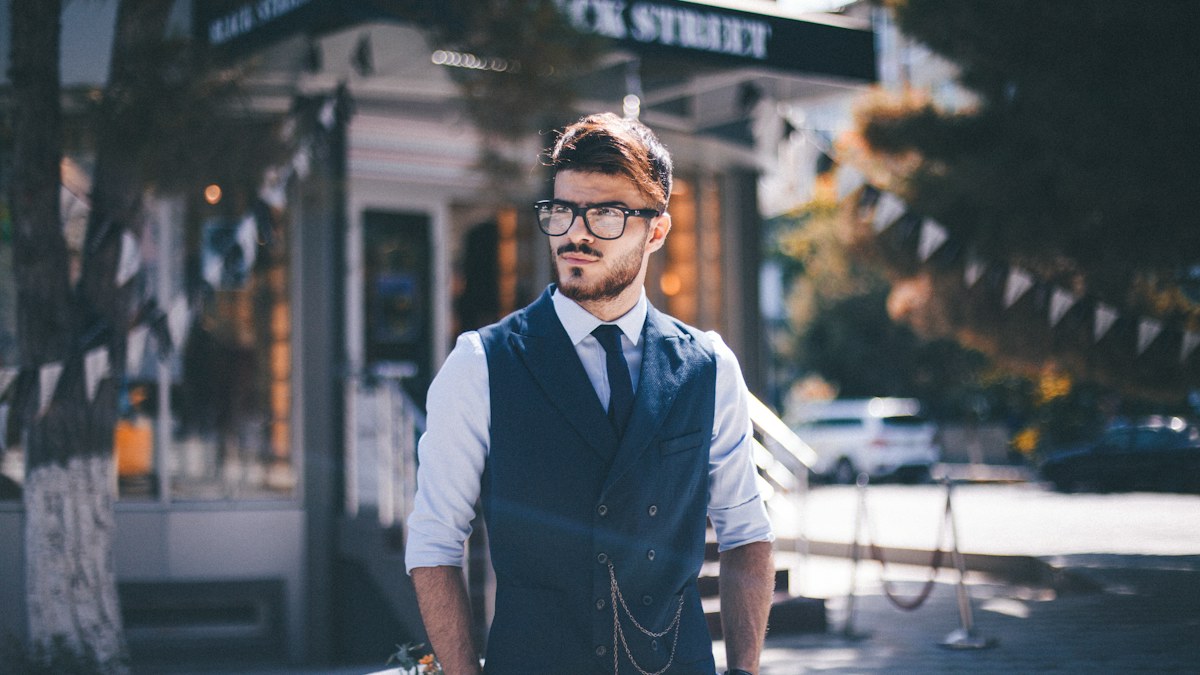 What to Wear on a First Date: A Men's Guide That Doesn't Look Try Hard