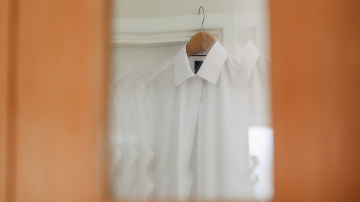 why white t-shirts turn yellow in storage and how to prevent it